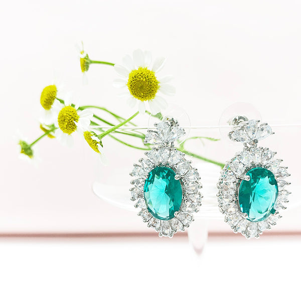 Emerald Green Princess Shaped Cut Elegant Earrings
